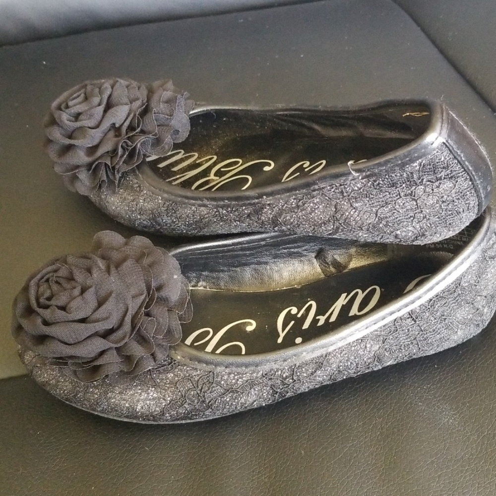 Girls black shoes